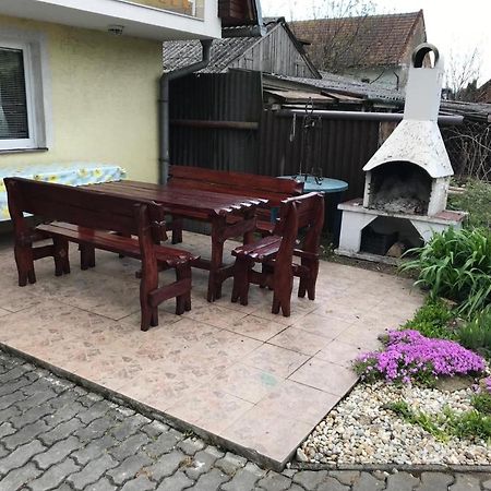 Apartmany Ingrid เบเชนยอวา ภายนอก รูปภาพ