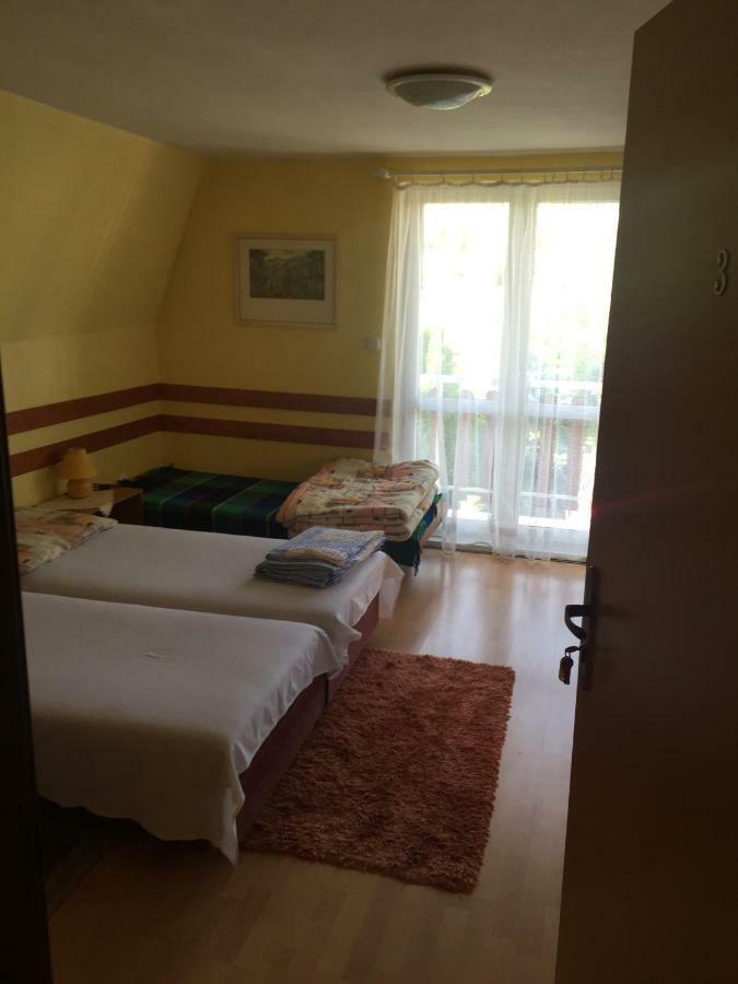 Apartmany Ingrid เบเชนยอวา ภายนอก รูปภาพ
