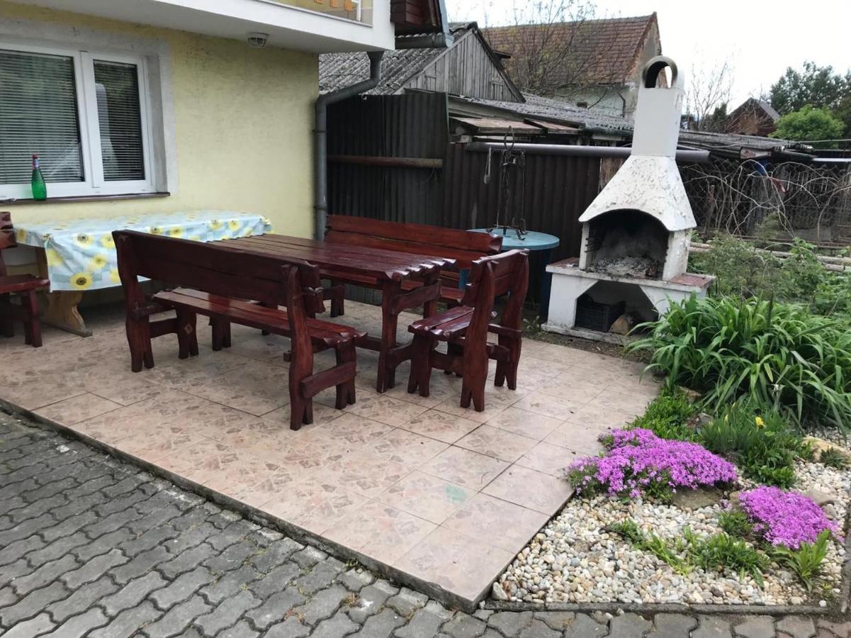Apartmany Ingrid เบเชนยอวา ภายนอก รูปภาพ